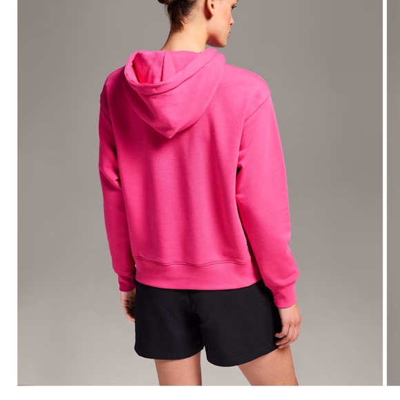 On Running On Cloud Club Logo Hoodie NWT - Picture 2 of 4